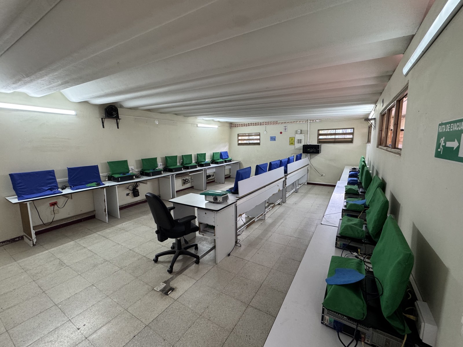 Sala de sistemas de primaria